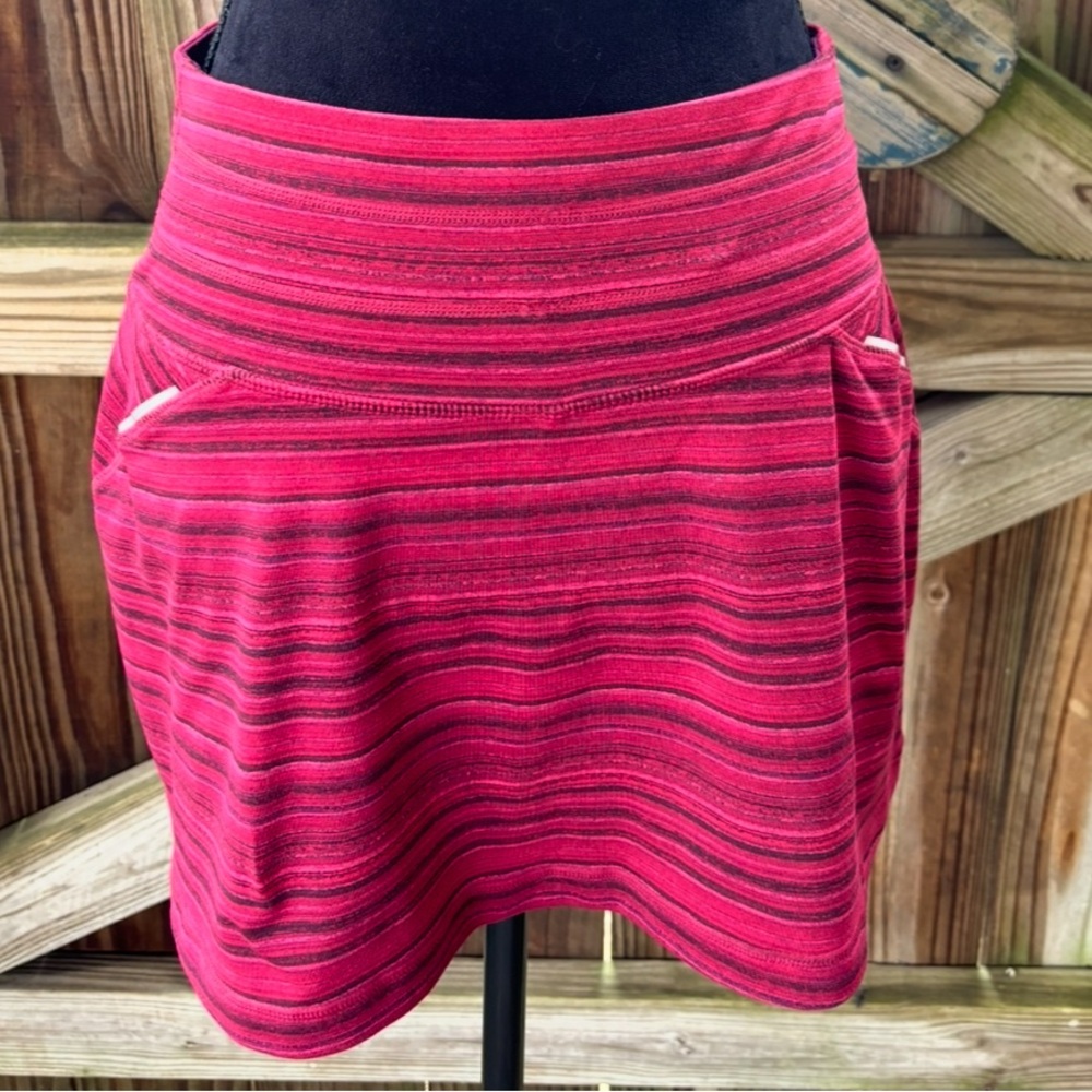 Athleta Relay Striped Skort Burgundy Red Style 919174 Size S